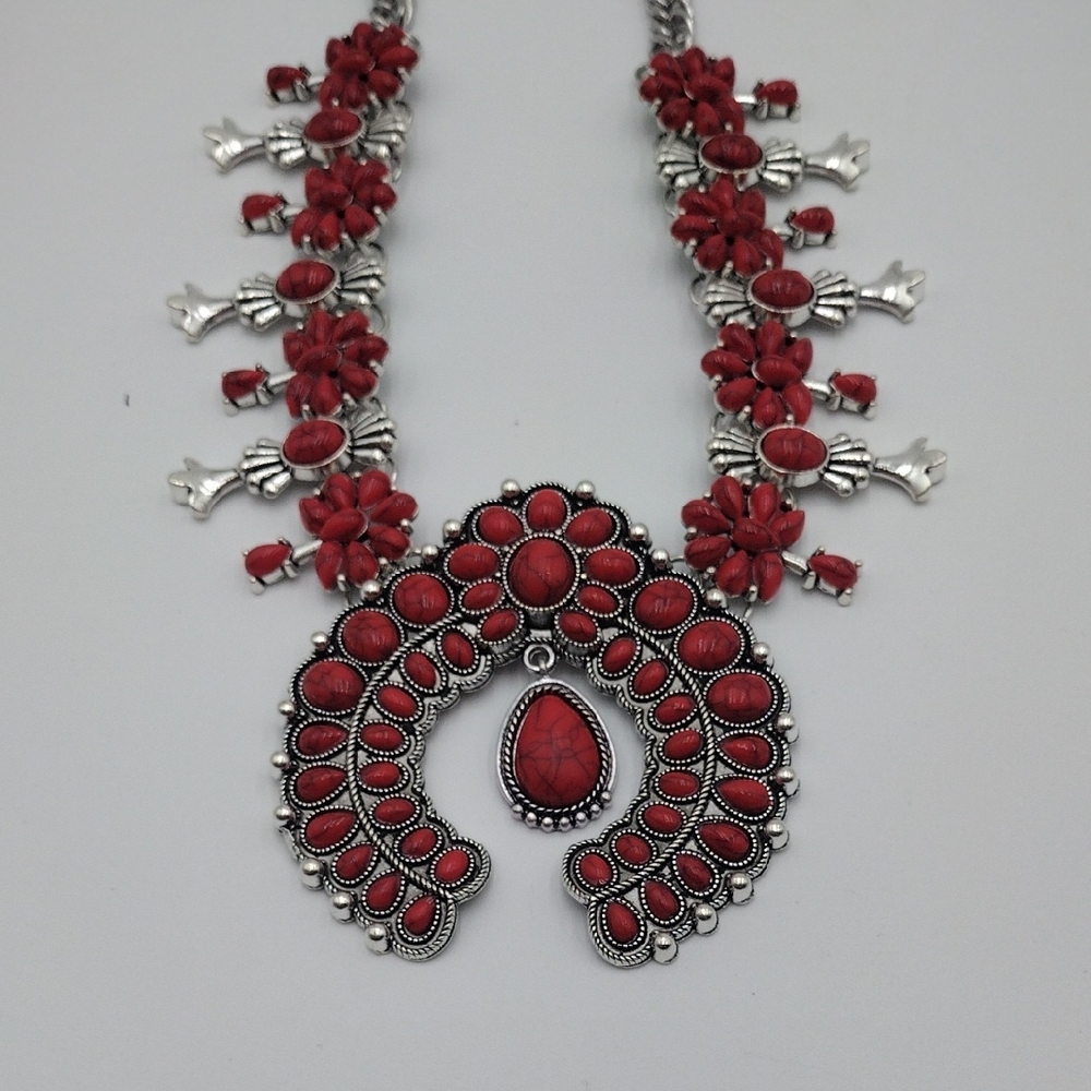 Elegant Red and Silver Color Women's Necklace